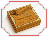 Confiserie Couillault-Danonville Fer blanc recouvert de papier vers 1900 10 x 9 x 2,5 cm.